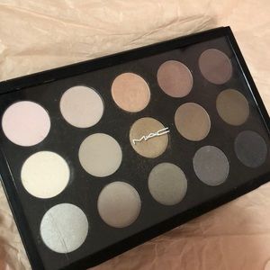 Mac cosmetics eyeshadow palette